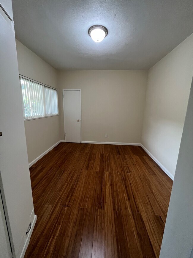 Foto del edificio - 12020 Hoffman St