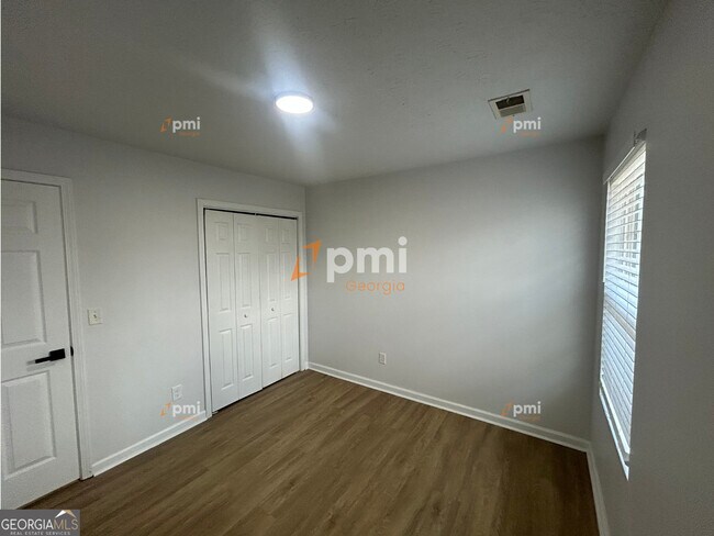 Foto del edificio - 304 Klinetop Dr