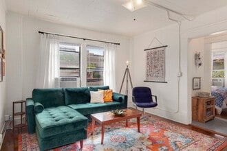 Building Photo - 110 W Meadow St