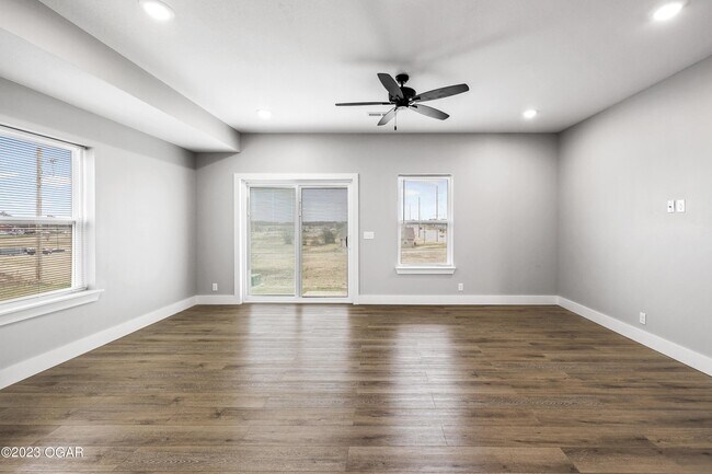 Foto del edificio - 2604 S Connor Ave