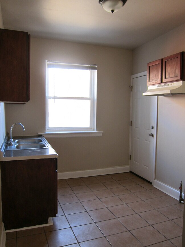 Foto del edificio - 2648 E 78th St