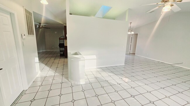 Building Photo - 2951 SW Romano Rd