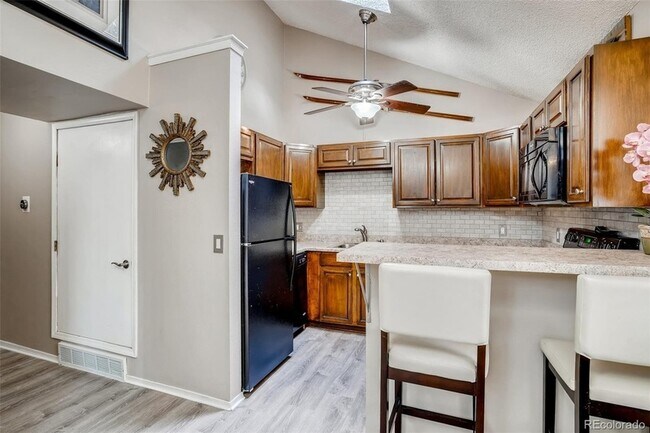 Foto del edificio - 4911 Garrison St