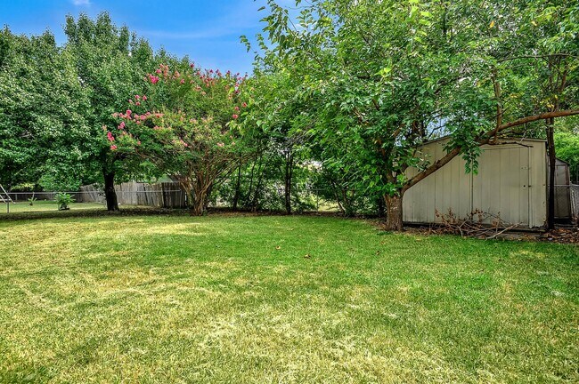 Building Photo - 3107 Arkansas Cir