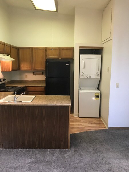 Building Photo - Charming Studio Home in City Center Aurora!