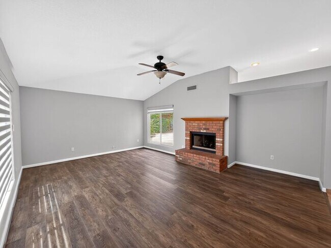 Foto del edificio - Oversized Lot, Mature Trees, and an Unbeatable Chandler Location