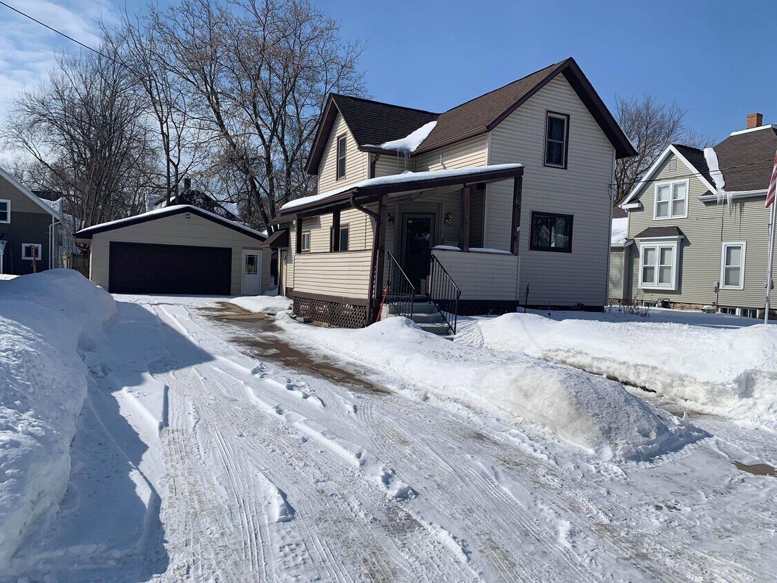 713 N Clark St, Appleton, WI 54911 House Rental in Appleton, WI