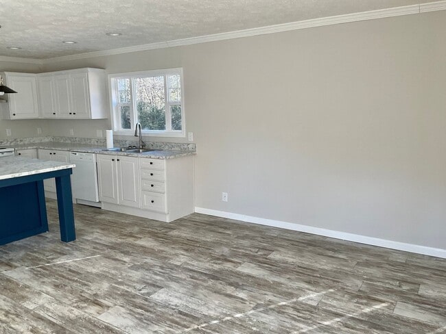 Building Photo - New Manufactured Home with 3 Bedrooms, 2 B...