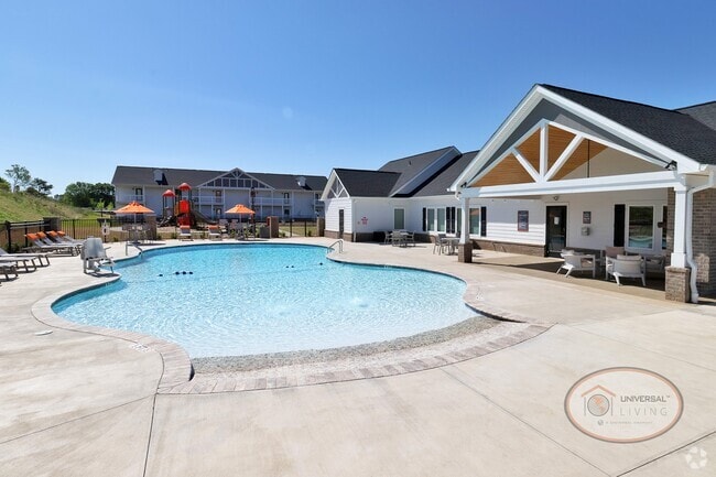 Zero Entry Saltwater Pool - Universal at Boiling Springs