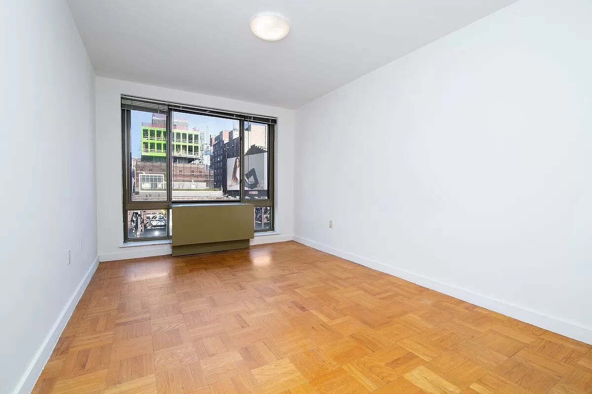 Primary Photo - 460 West 20th Street