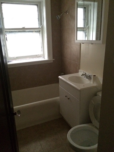 Interior Photo - 7415 S Chappel Ave