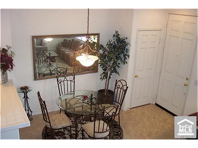 Building Photo - 351 N Wedgewood Ln