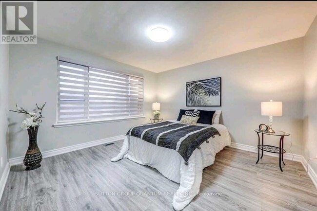 Building Photo - 574 Crerar Ave