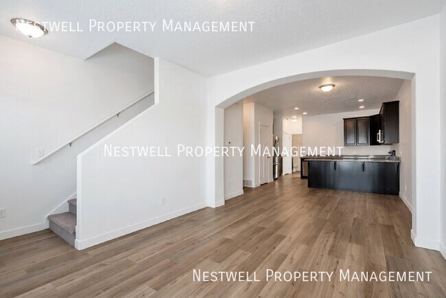 Building Photo - 637 E 380 N