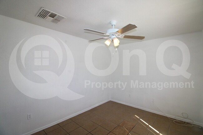 Foto del edificio - 3365 N Stone Ave