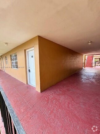 Building Photo - 1230 W 54th St