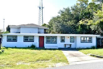 Building Photo - 106 N El Centro Blvd