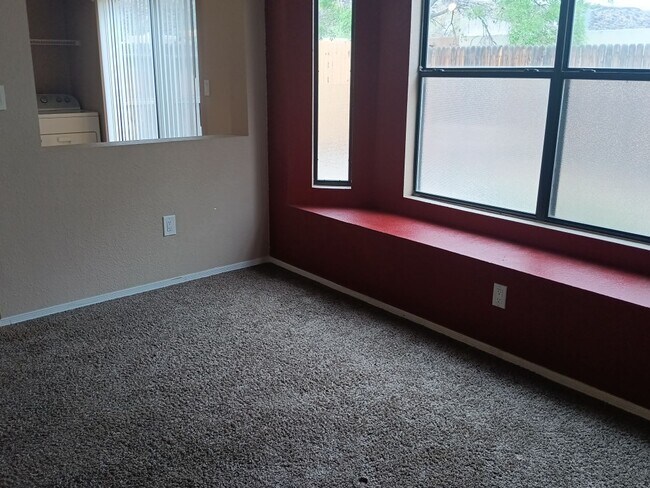 Building Photo - 3 Bedroom, 2.5 Bathroom Home! Schedule a Showing Today!
