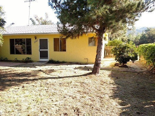 Building Photo - Rural Rainbow Duplex with Space