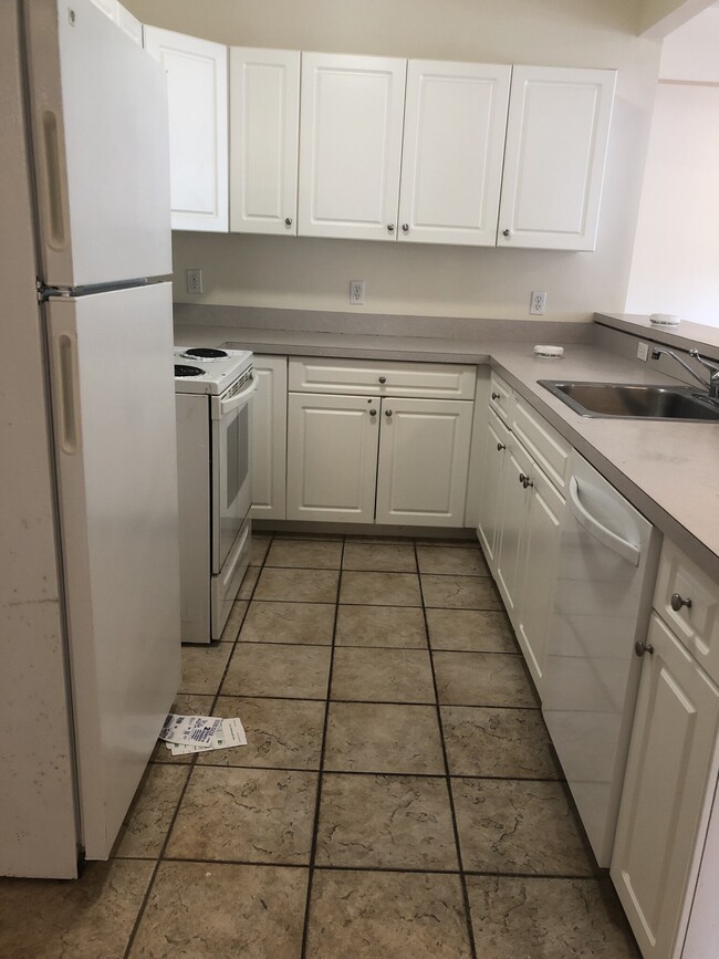 Building Photo - 1407 Beacon St