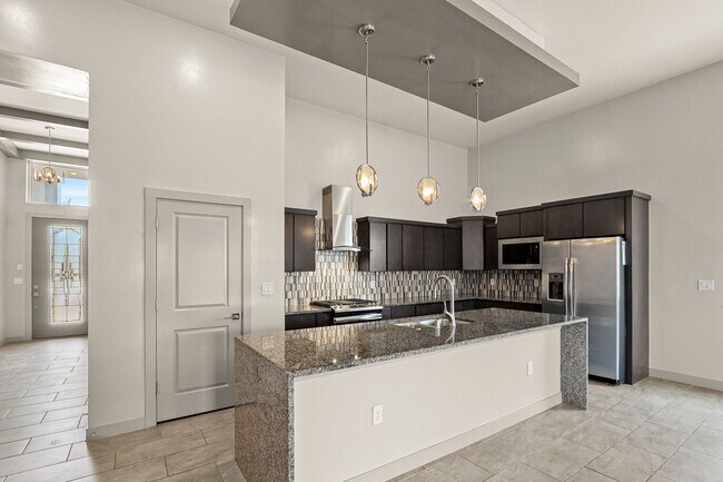 Building Photo - 12365 Desert Dove Ave