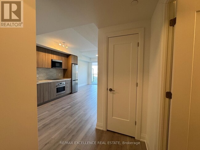 Building Photo - 15 Skyridge Dr