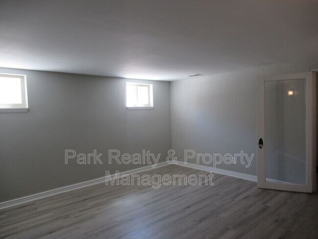 Foto del edificio - 2718 Ames St