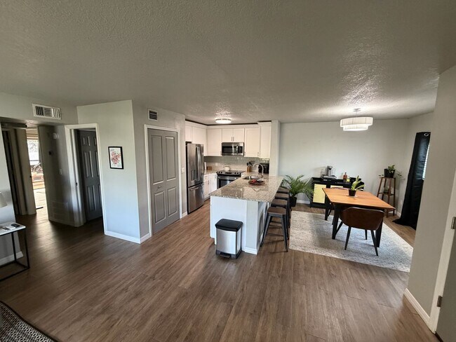 Building Photo - Beautiful 2 bedroom, 2 bath Condo located in Winter Park