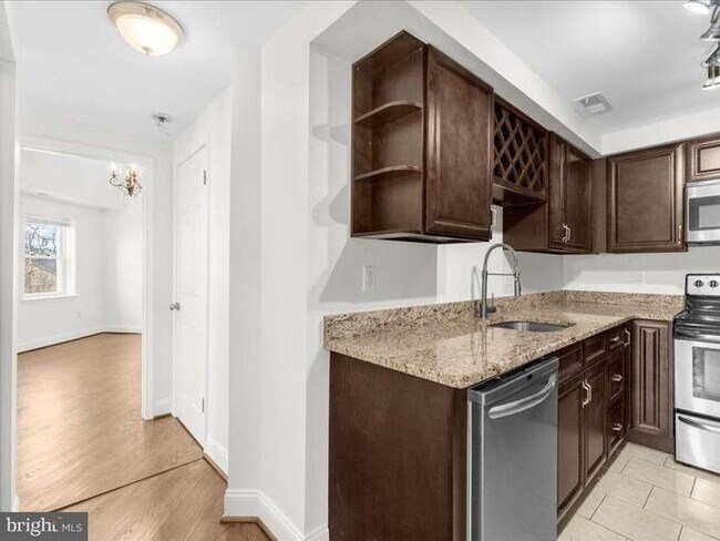 Foto del edificio - 723 S Charles St