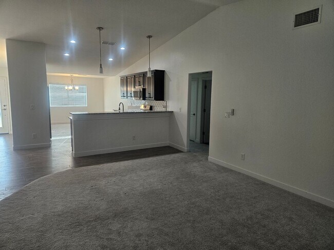 Foto del edificio - Los Lagos 3 Bed Room Home with Lake Views