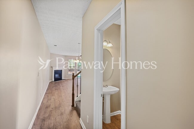 Building Photo - 4922 Vireo Dr