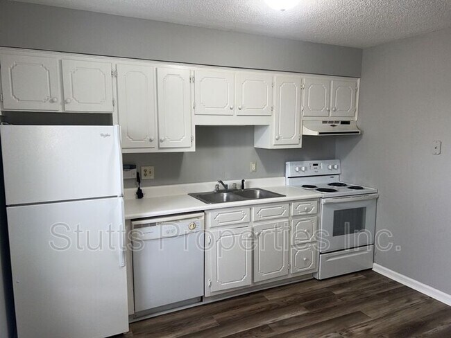 Foto del edificio - 108 Watts Bar St