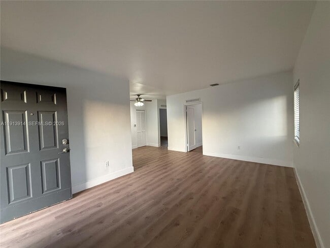 Foto del edificio - 2343 NW 14th St