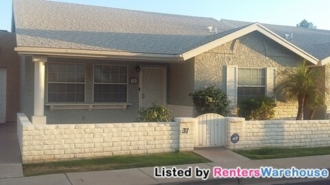 Foto principal - 2929 E Broadway Rd