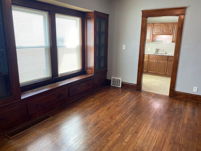 Foto del edificio - 1280 Mathews Ave