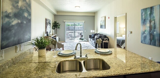 Cottages on 7th - Apartamentos para adultos activos mayores de 55 años — foto de la comunidad - Cottages on 7th - 55+ Active Adult