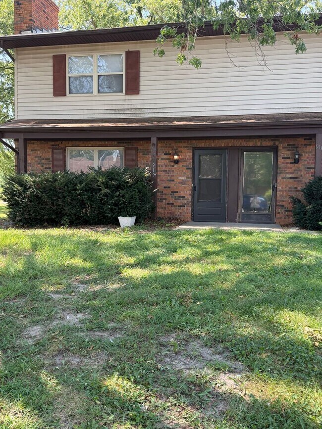 Building Photo - 913 Belle Valley Dr