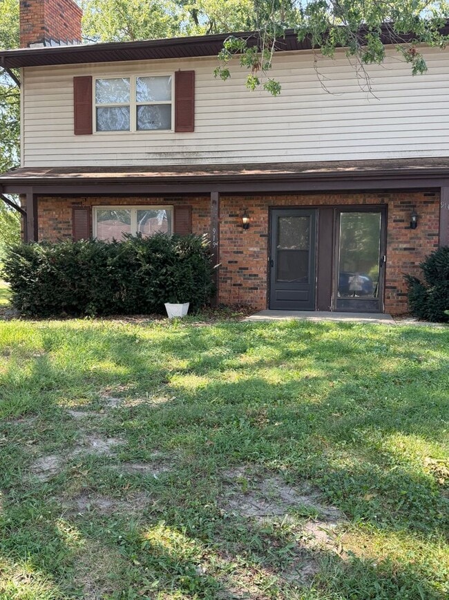 Building Photo - 913 Belle Valley Dr