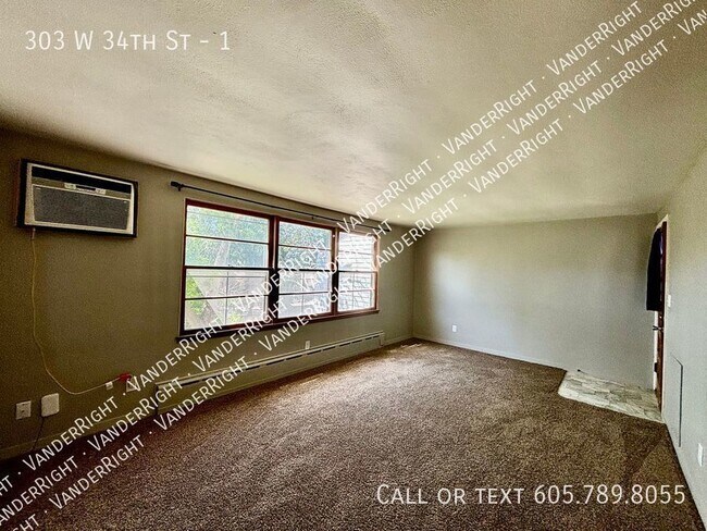 Foto del edificio - Charming 2 Bedroom Main Floor Apartment Wi...