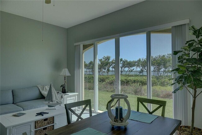 Building Photo - 23 Harbour Isle Dr W