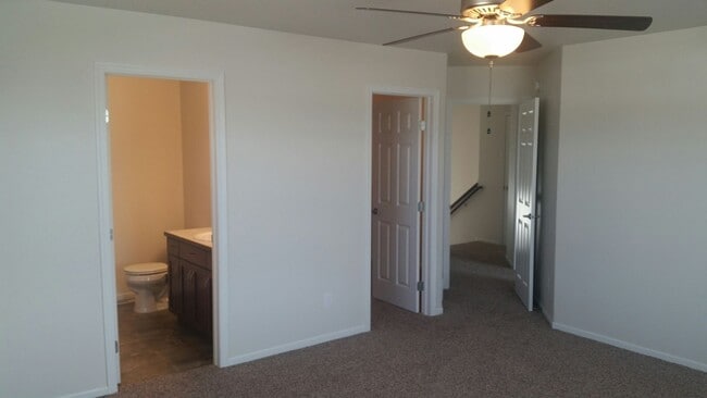 Building Photo - 3 Bed 3 Bath Single Family Home