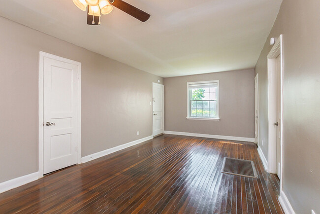 Building Photo - Now Leasing Gated Eclectic Community Centr...