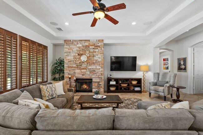 Building Photo - 48476 Bighorn Dr