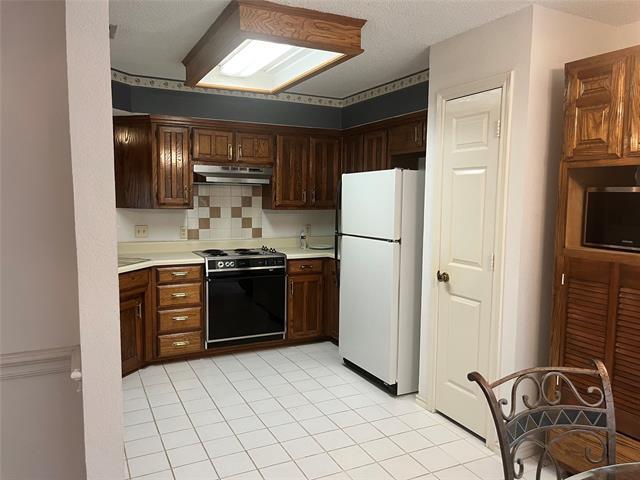 Foto del edificio - 7640 Grassland Dr