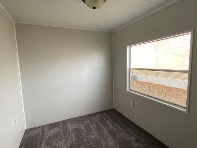 Building Photo - 127 Delta Dawn Dr