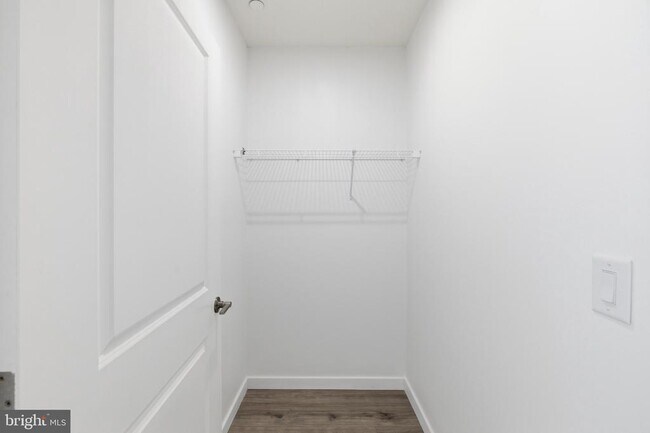 Building Photo - 915 N Broad St