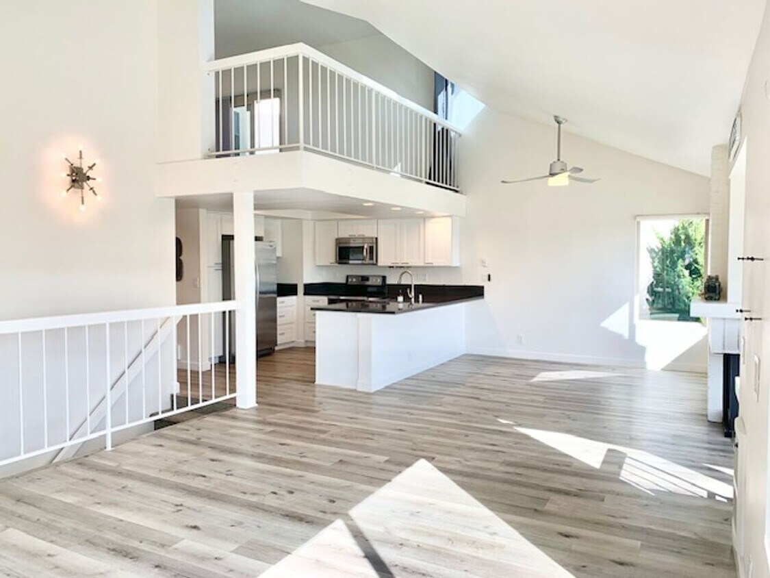 Foto principal - Beautiful Coastal Rental in Oxnard | 2 Bed...