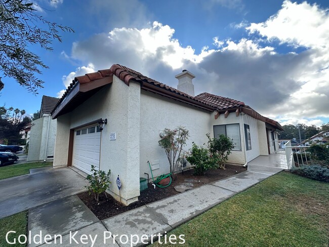 Building Photo - Introducing a charming 3 bedroom, 2.5 bath...