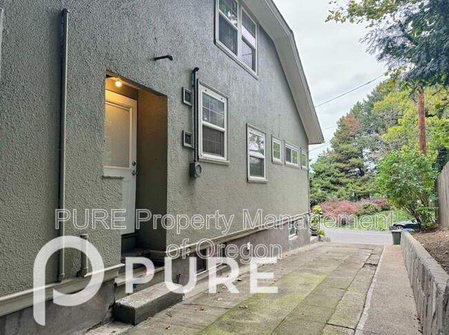 Foto del edificio - 3224 NE Clackamas St