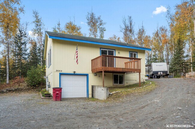 Building Photo - 3 Bedroom W/ Mother in Law Suite | 2 Bathr...